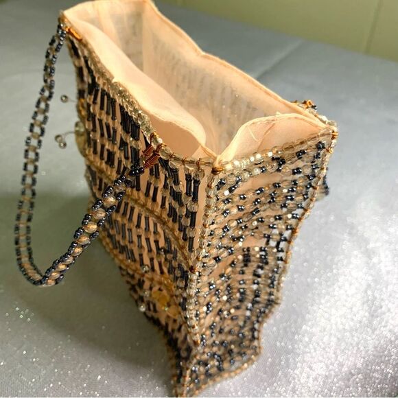 Vintage Hand Crafted wire and beaded mini bags with butterfly designs - Picture 6 of 11